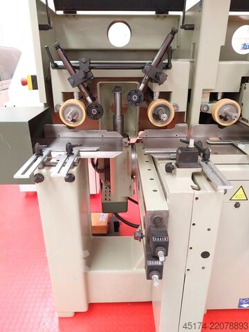 фрезерний верстат для профілювання SCM COMPACT 23
