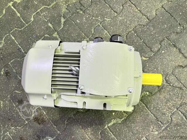 Vél MOLL - MOTOR Y2PE-132SA2B3