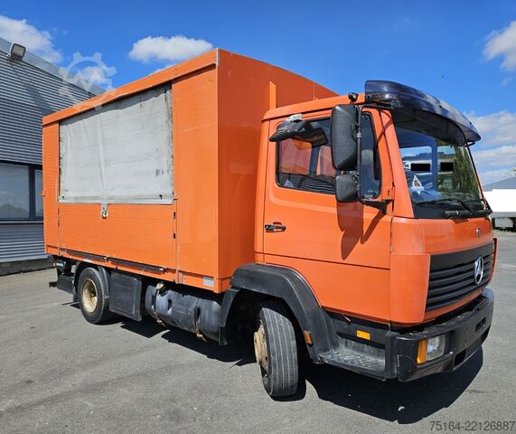 Kamion s ravnom platformom i ceradom Mercedes-Benz 817 L