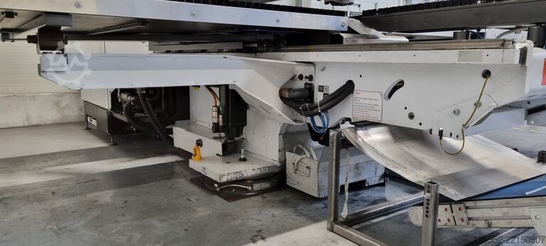 щанцова машина TRUMPF 3000-1300 (S11) średni format 1250/2500