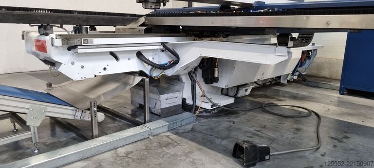 щанцова машина TRUMPF 3000-1300 (S11) średni format 1250/2500