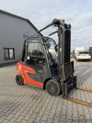 Empilhadeira diesel Linde H25D-01/1202