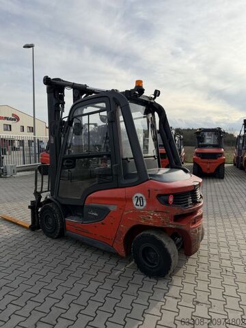 Empilhadeira diesel Linde H25D-01/1202