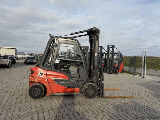 Empilhadeira diesel Linde H25D-01/1202