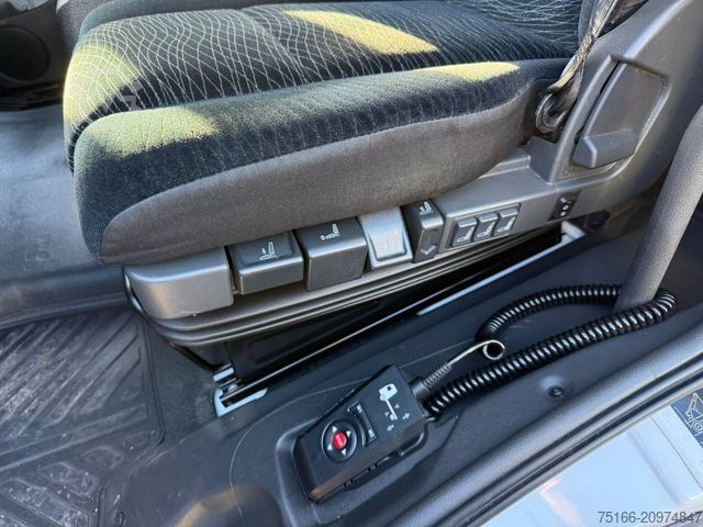 รถตู้แบบกล่อง MERCEDES-BENZ ATEGO 821 L Koffer 7 m LBW 1 T*Klima+EURO 6 D