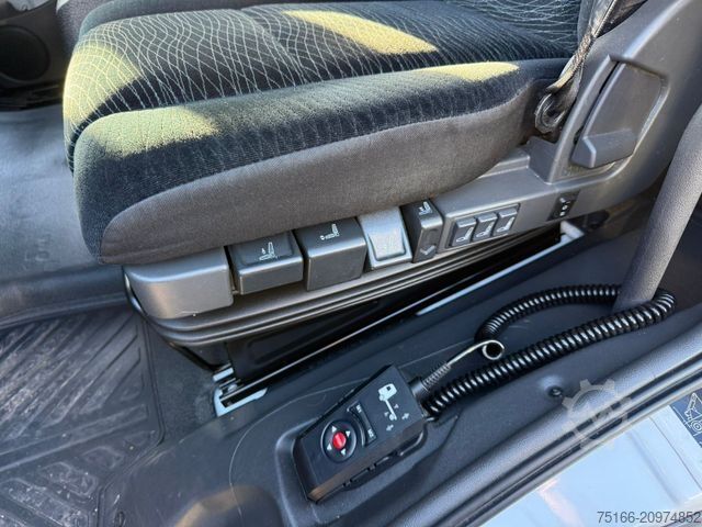 รถตู้แบบกล่อง MERCEDES-BENZ ATEGO 821 L Koffer 7 m LBW 1 T*Klima+EURO 6 D