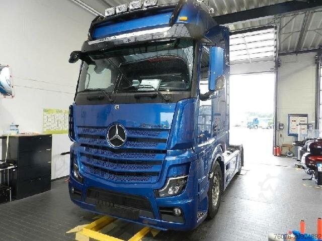 หัวลากมาตรฐาน MERCEDES-BENZ MB 1863 LS Gigaspace Solostar Nebenantrieb