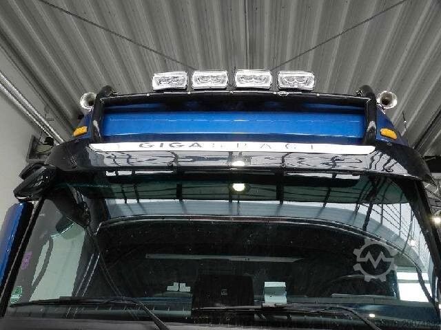 หัวลากมาตรฐาน MERCEDES-BENZ MB 1863 LS Gigaspace Solostar Nebenantrieb