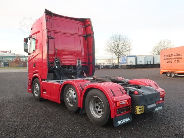 Standard trækkerunit Scania S 500 Super 6x2/4 mit verstellbarer Sattelkupplung