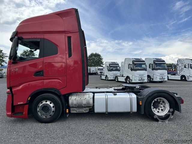 Standard trækkerunit Iveco S-Way 460 Standklima Intarder Riwo Kompressor