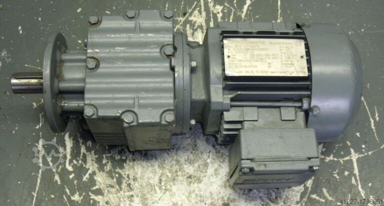 Getriebemotor 0,37 kW 430 U/min SEW RF27 DT71D4/TF