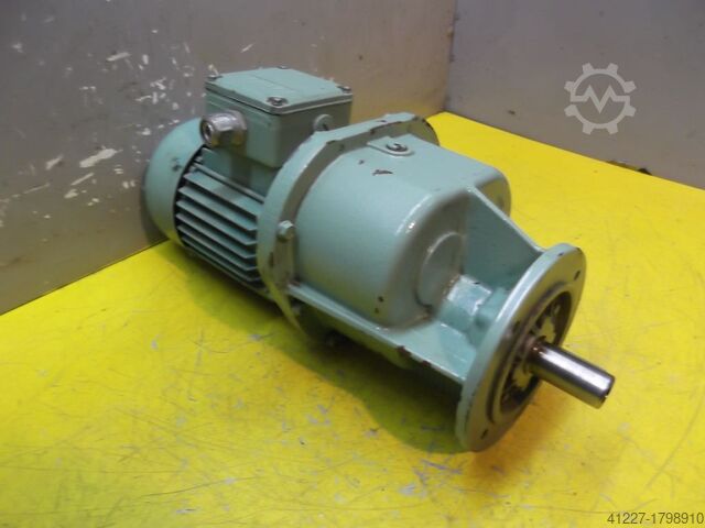 Getriebemotor 0,37 kW 70 U/min BAUER G12-20/DK 74-178 W-AS/M