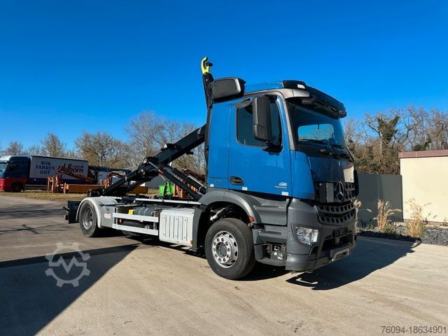 Kroklastebil MERCEDES-BENZ Arocs 1832 4x2 Abrollkipper AHK 35to