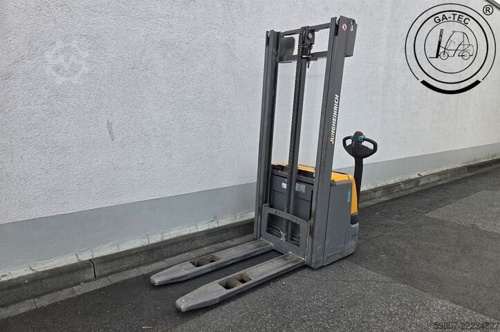 Manual stacker Jungheinrich EJC212
