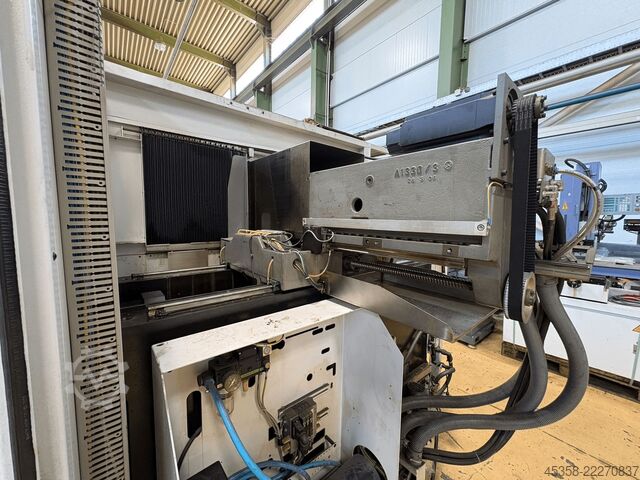 Vertical machining center Hermle U 740