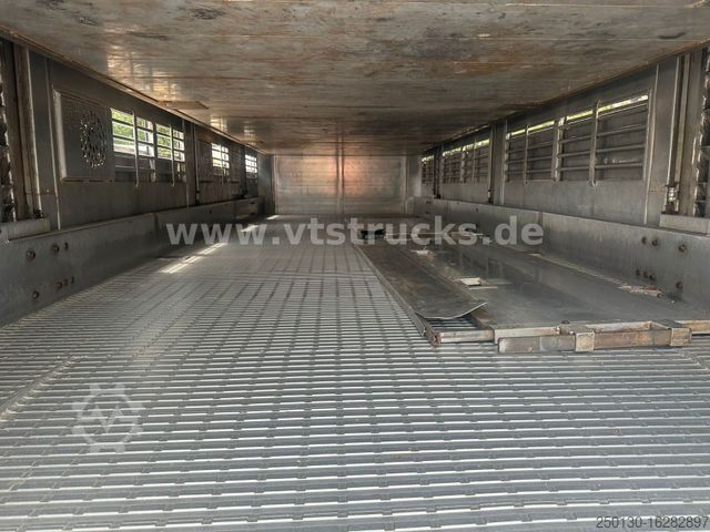 Rimorkio për transportin e kuajve Stehmann AZV-18 3.Stock Viehanhänger,Hubdach