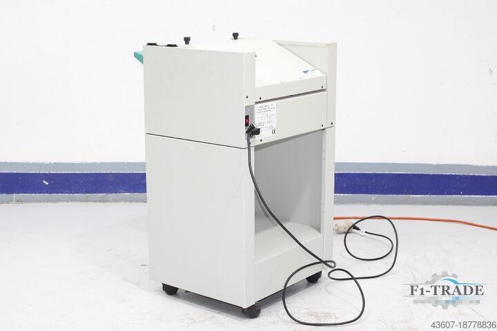 Máquina de dobrar e costurar camadas / fabricante de livretos Nagel Foldnak M2