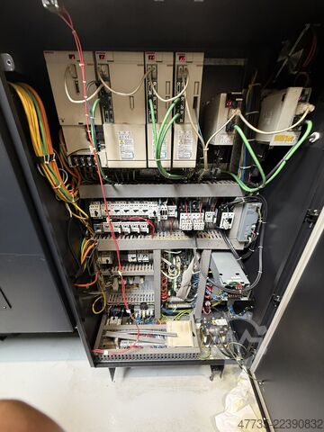 CNC virpošanas un frēzēšanas centrs MAZAK QTN 200M 10COL