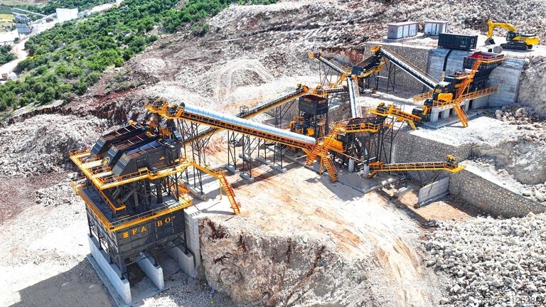 Mulningsbúnaður FABO Fixed Crusher 500-600 TPH
