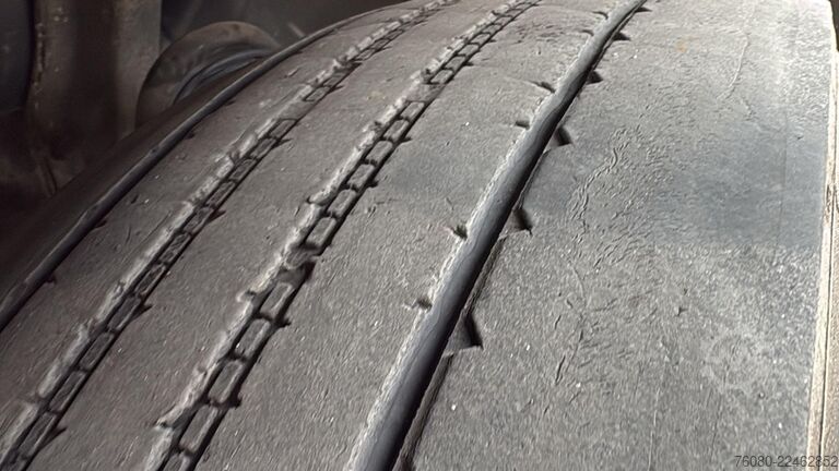 Standard tractor Scania 114 - 380 (MANUAL GEARBOX / BOITE MANUELLE)