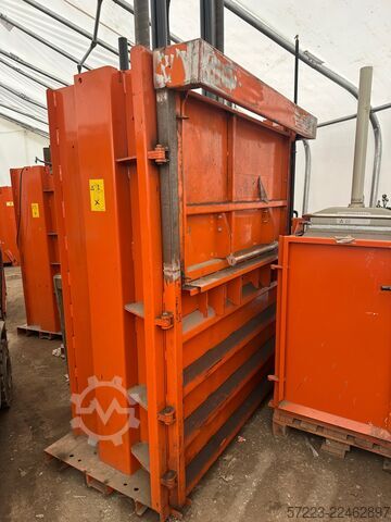 Vertikalballenpressen von Orwak Orwak 3810/3820 power