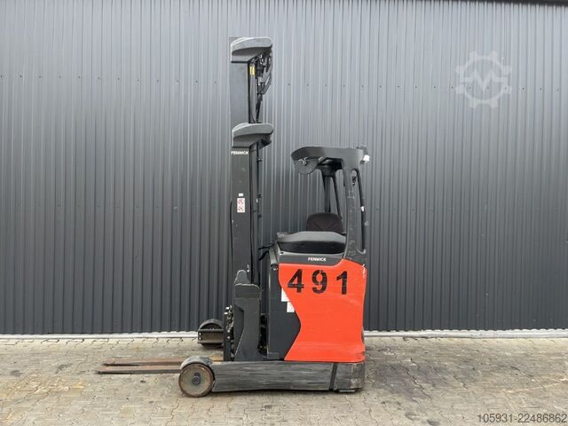 Carretilla retráctil Linde R12B-01