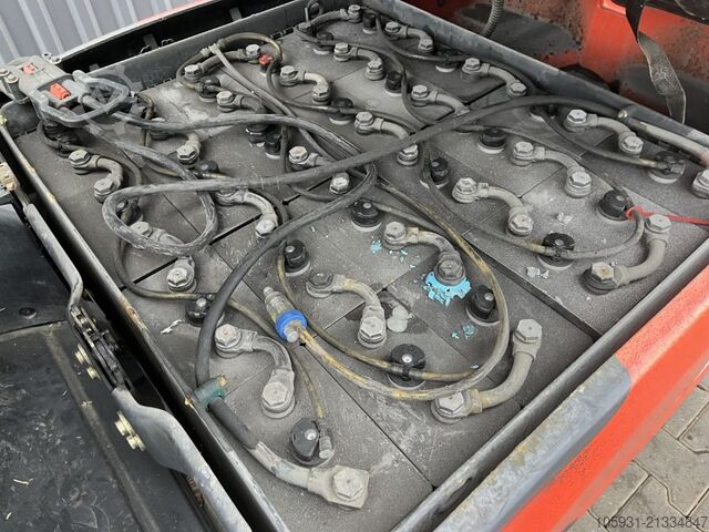 Elektryczny wózek widłowy 3 kołowy Linde E20L-02