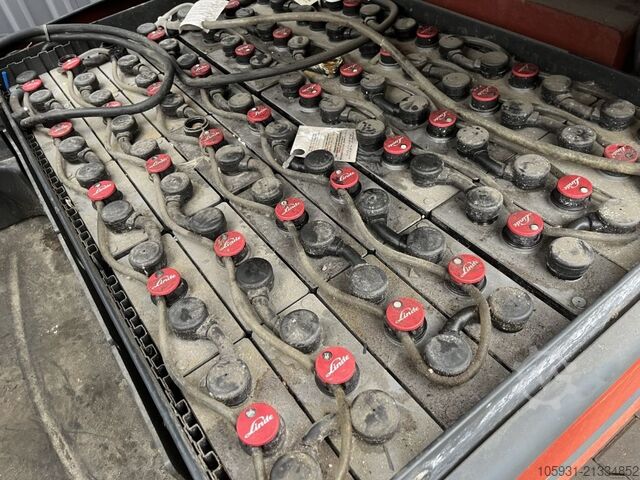 Elektryczny wózek widłowy 4-kołowy Linde E25-01