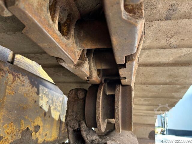 রোড রোলার KOMATSU D 65 PX - 18 **Ketten und Laufwerk NEU**