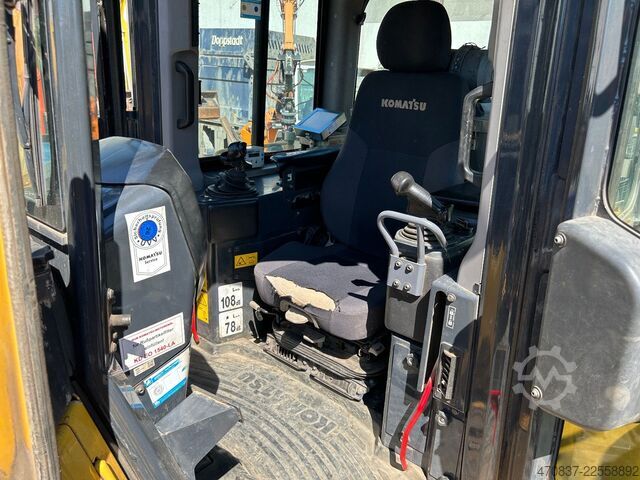 রোড রোলার KOMATSU D 65 PX - 18 **Ketten und Laufwerk NEU**