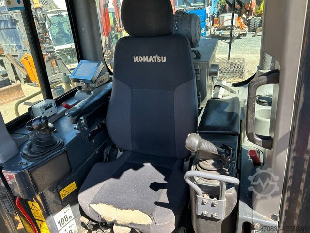 Úthenger KOMATSU D 65 PX - 18 **Ketten und Laufwerk NEU**