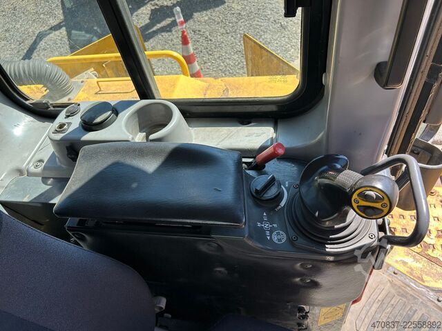Úthenger KOMATSU D 65 PX - 18 **Ketten und Laufwerk NEU**