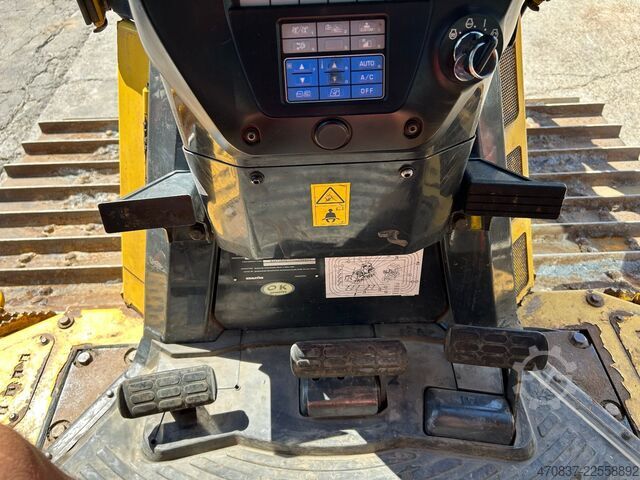 Úthenger KOMATSU D 65 PX - 18 **Ketten und Laufwerk NEU**