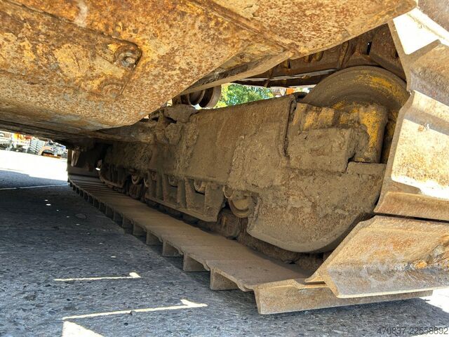 Úthenger KOMATSU D 65 PX - 18 **Ketten und Laufwerk NEU**