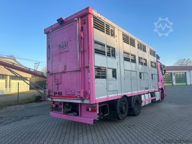 Nákladné auto na prepravu dobytka MERCEDES-BENZ Actros 2563 / Kaba 3 x Stock 50 m²