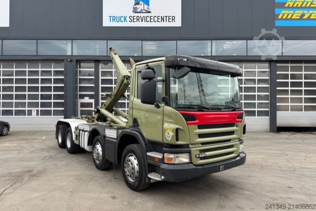 Camião porta-contentores de gancho SCANIA P420 8x4 Meiller