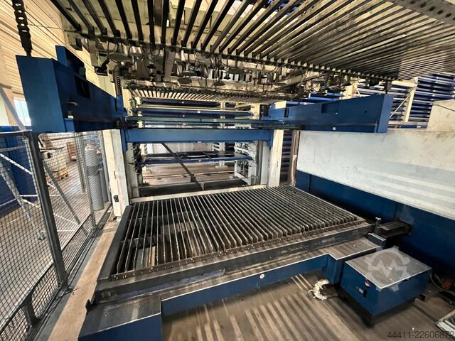 Lāzera griešanas iekārta TRUMPF TruLaser 3030 Fiber (L49)