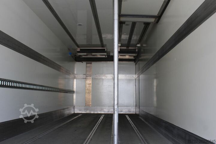 Camión frigorífico Mercedes-Benz Actros 2533 E6 Kühlkoffer Lift-Lenkachse LBW