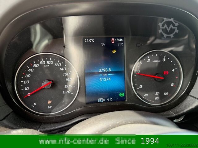 Miniautocarro MERCEDES-BENZ T 180 d Edition Progressive Kamera AHK