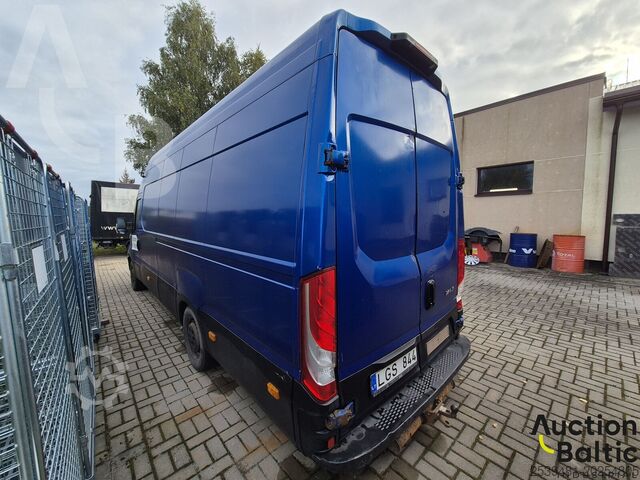Varebil IVECO 35S17
