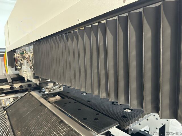 Mașină de perforat și crestat TRUMPF TruPunch 3000 S20