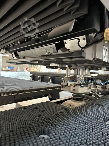 Mașină de perforat și crestat TRUMPF TruPunch 3000 S20