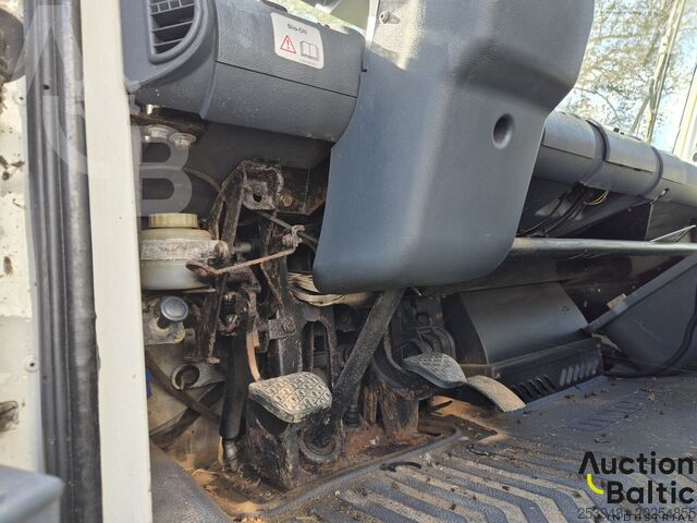 รถดัมพ์ Mercedes-Benz Unimog U 400