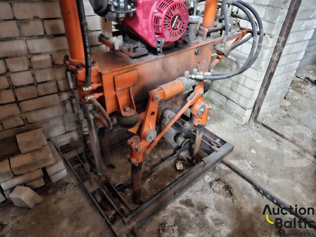 Púðramölsunarvél  Sleeper tamping machine