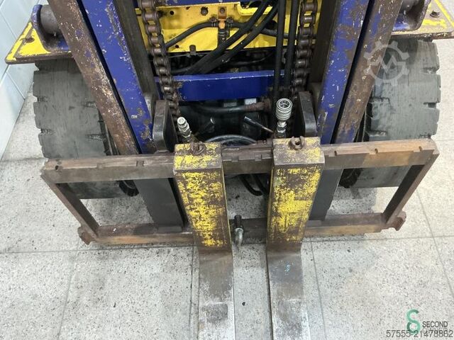 Xe nâng Komatsu FD 30 T 12