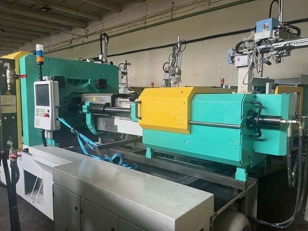 Makinë për formim me injeksion Arburg 520S 1300-800