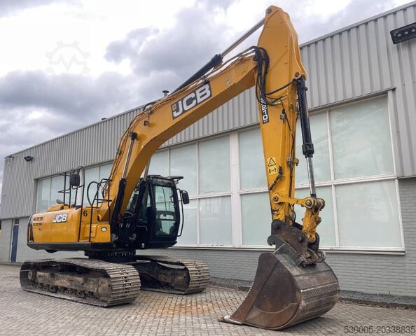Ekskavator perayap JCB JS 210 LC    2017
