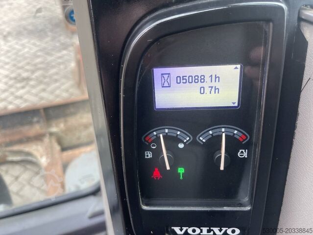 中型挖掘机 Volvo ECR 88 D    2016