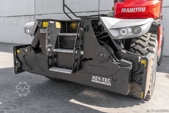 伸缩臂叉装机 Manitou MRT 3570 360 210 Y