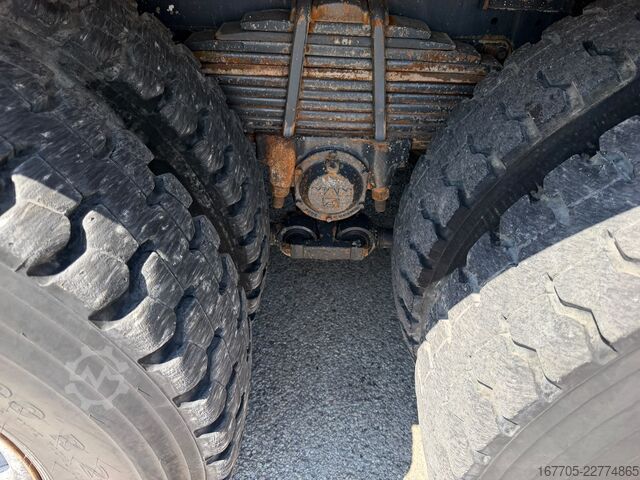Kamion sa pumpom za beton MAN 33 362 DF